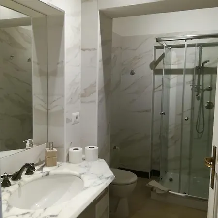 بيت ضيافة Fronte Del Lido 2*